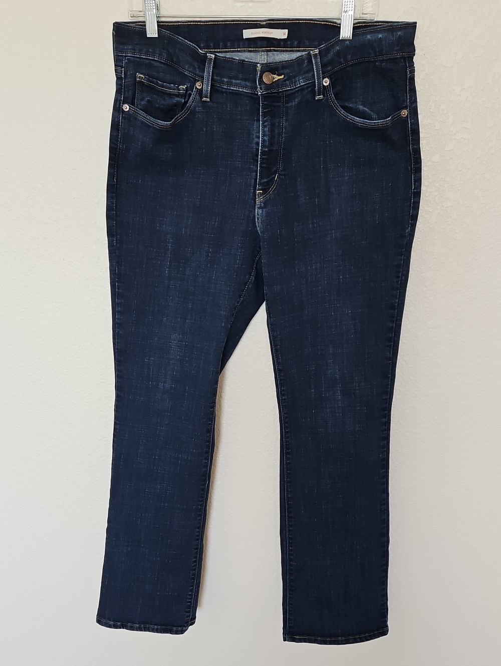 Like New, Womens Classic Bootcut Levis ~ Size 14